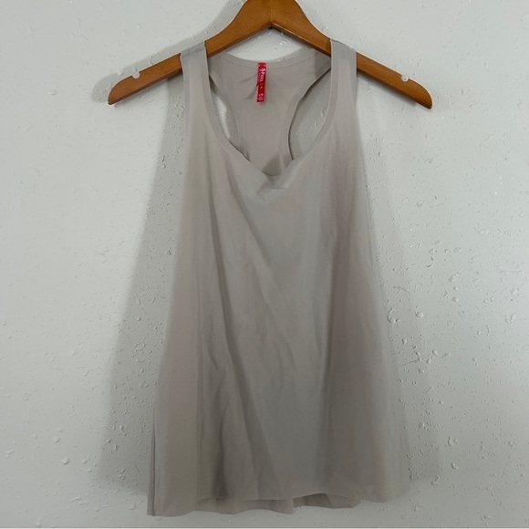 🦋 Spanx Grey Perforated Racerback Better Base Scoop Neck Tank Large - Picture 1 of 7